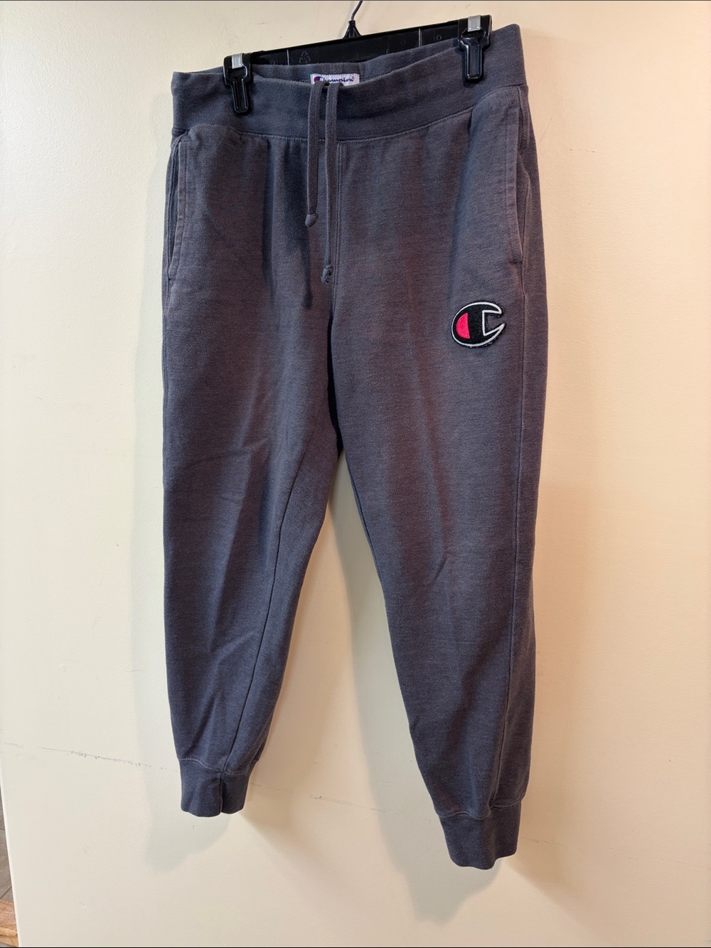 Champion men’s Charcoal Gray Jogger Sweatpants with Logo Patch M